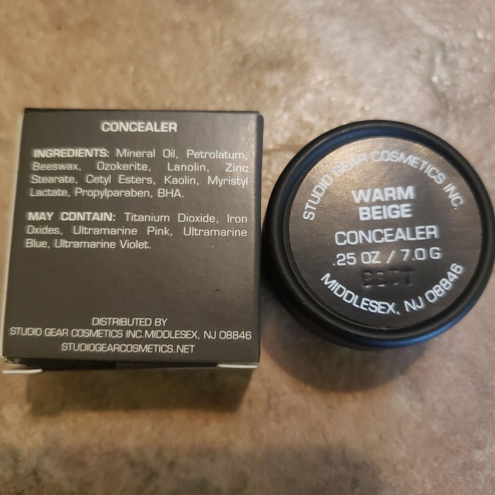 Studio Gear Warm Beige Concealer .25 oz 7g Long Lasting Full Coverage Set of 19 - Picture 4 of 5